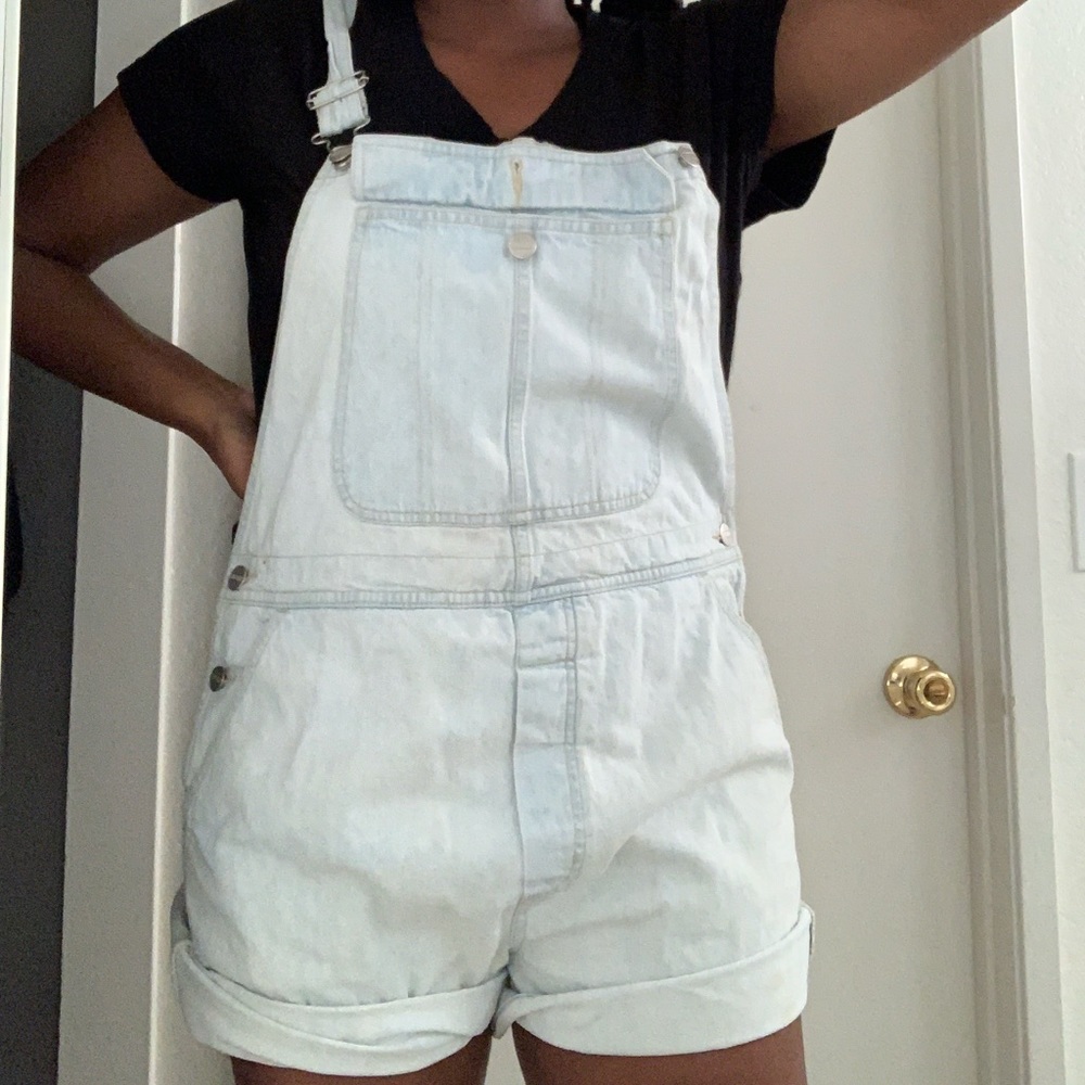 Shortalls/overall shorts 💋